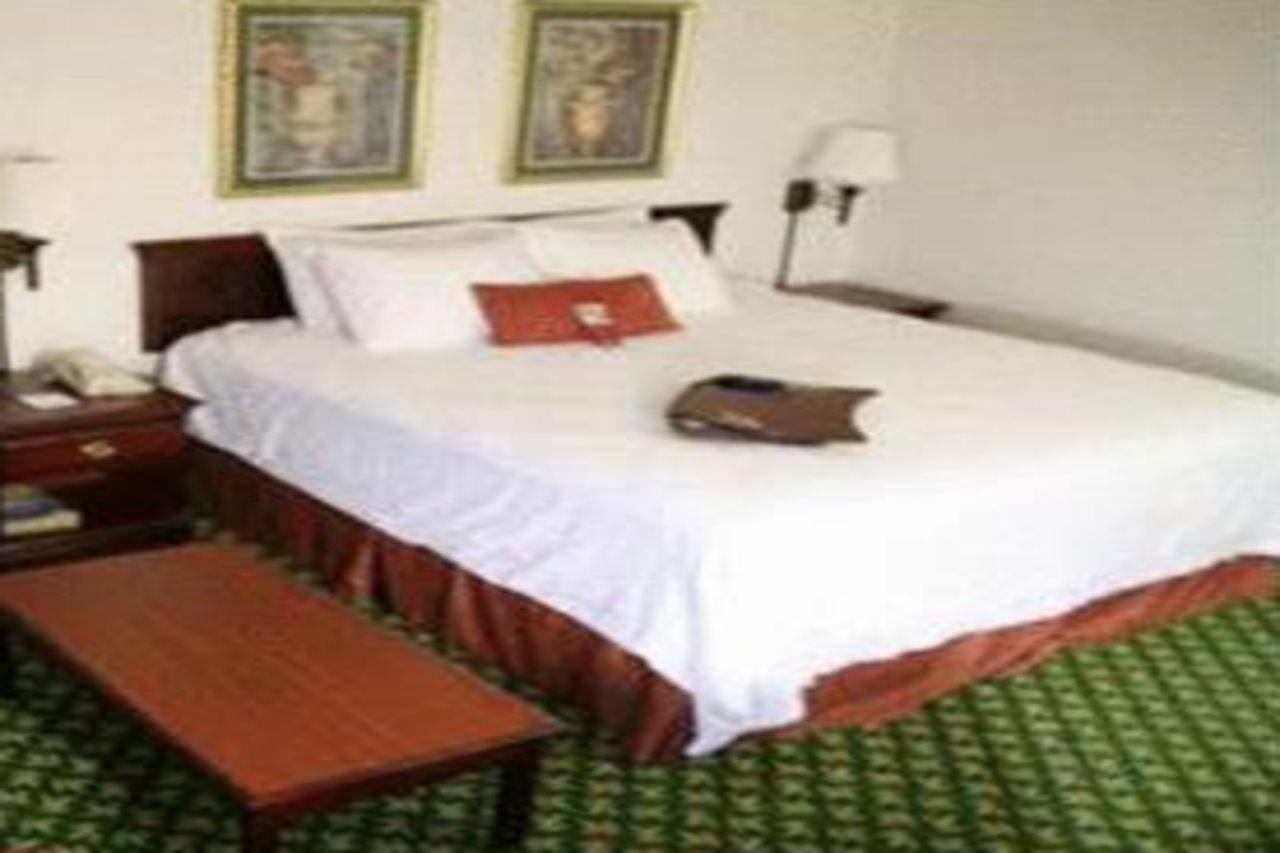 Hampton Inn Huntsville-Arsenal/South Parkway Екстер'єр фото